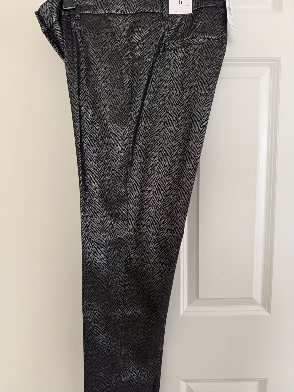 Women’s black house white market slim ankle pants